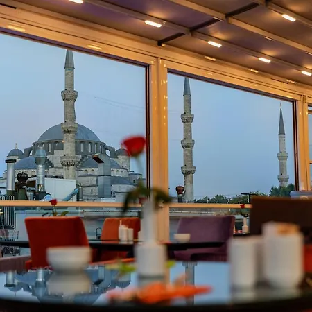 The Magnaura Palace Hotell