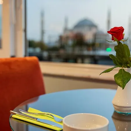 The Magnaura Palace Otel 4*
