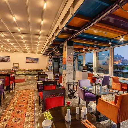 Hotell The Magnaura Palace 4*
