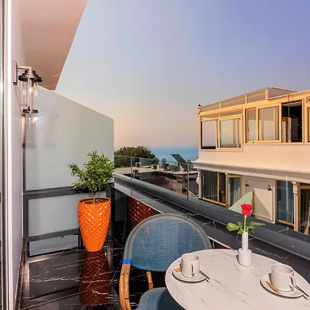 The Magnaura Palace Hotell
