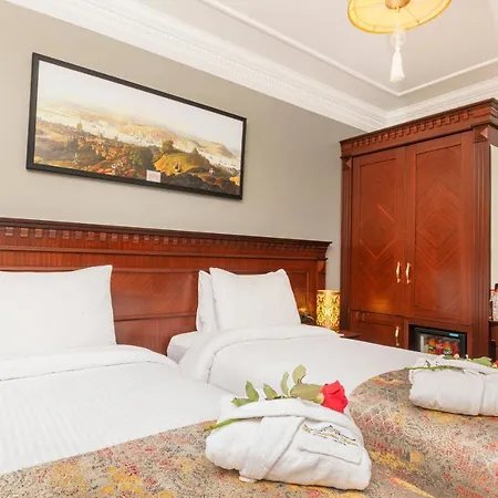 Hotell The Magnaura Palace 4*