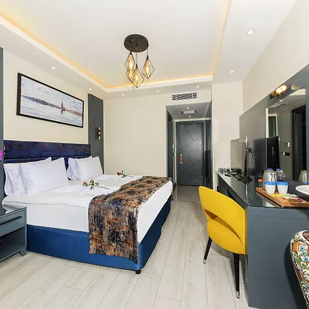 Hotel The Magnaura Palace