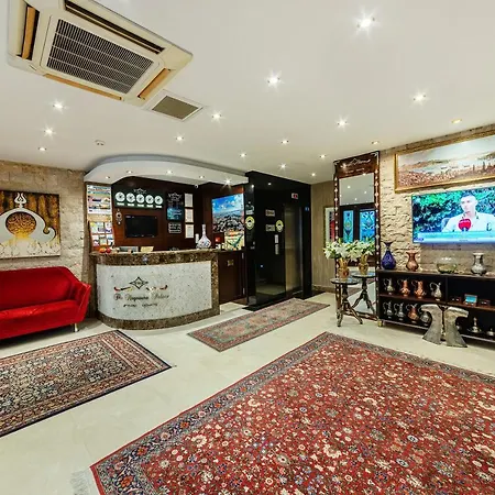 The Magnaura Palace Hotell