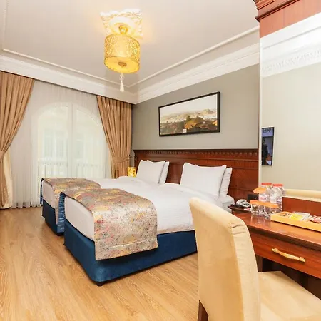 Ξενοδοχείο The Magnaura Palace 4*