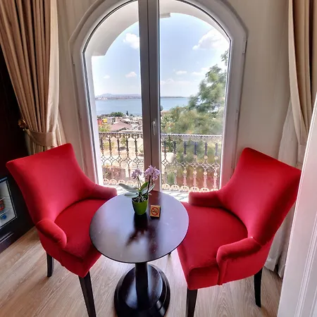 Hotell The Magnaura Palace 4*
