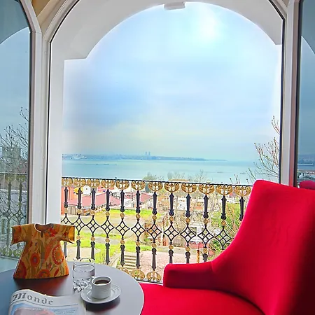 The Magnaura Palace 4*