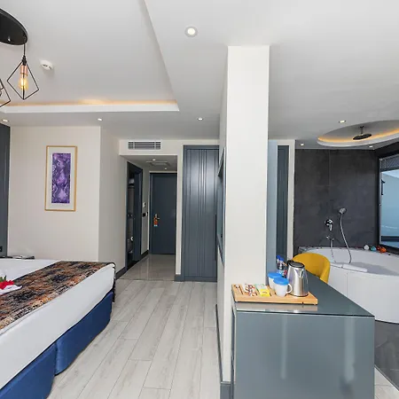 Hotell The Magnaura Palace